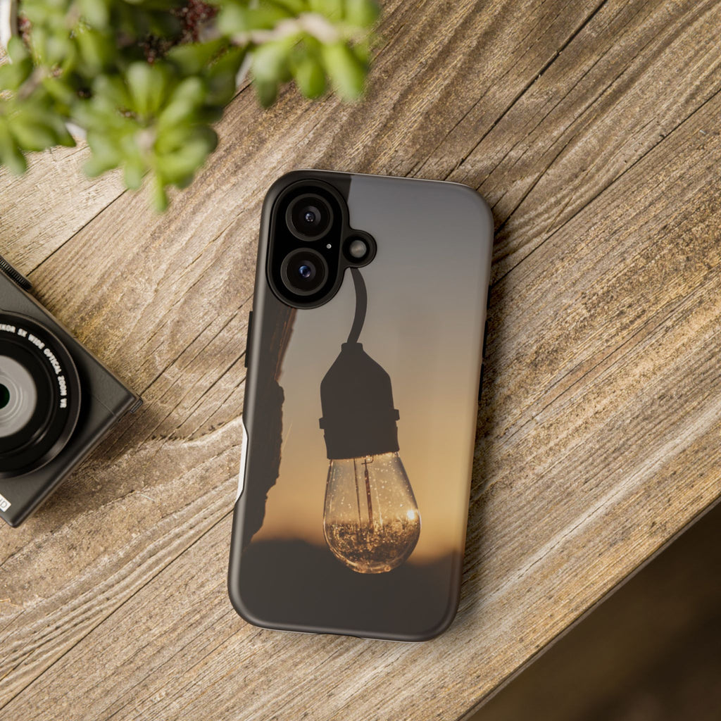 Vintage Edison Bulb Phone Case – Warm Sunset Light Protective Case