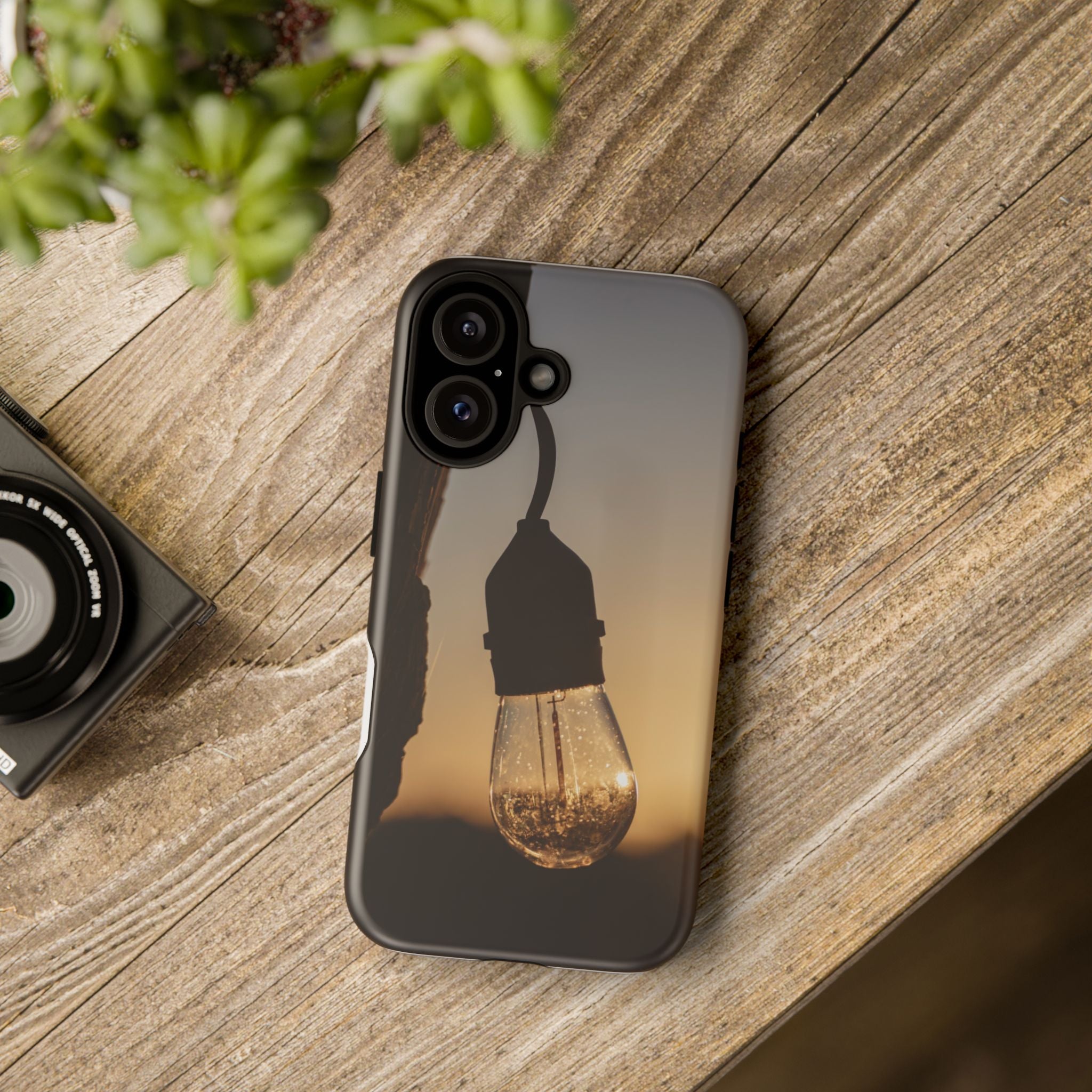 Vintage Edison Bulb Phone Case – Warm Sunset Light Protective Case